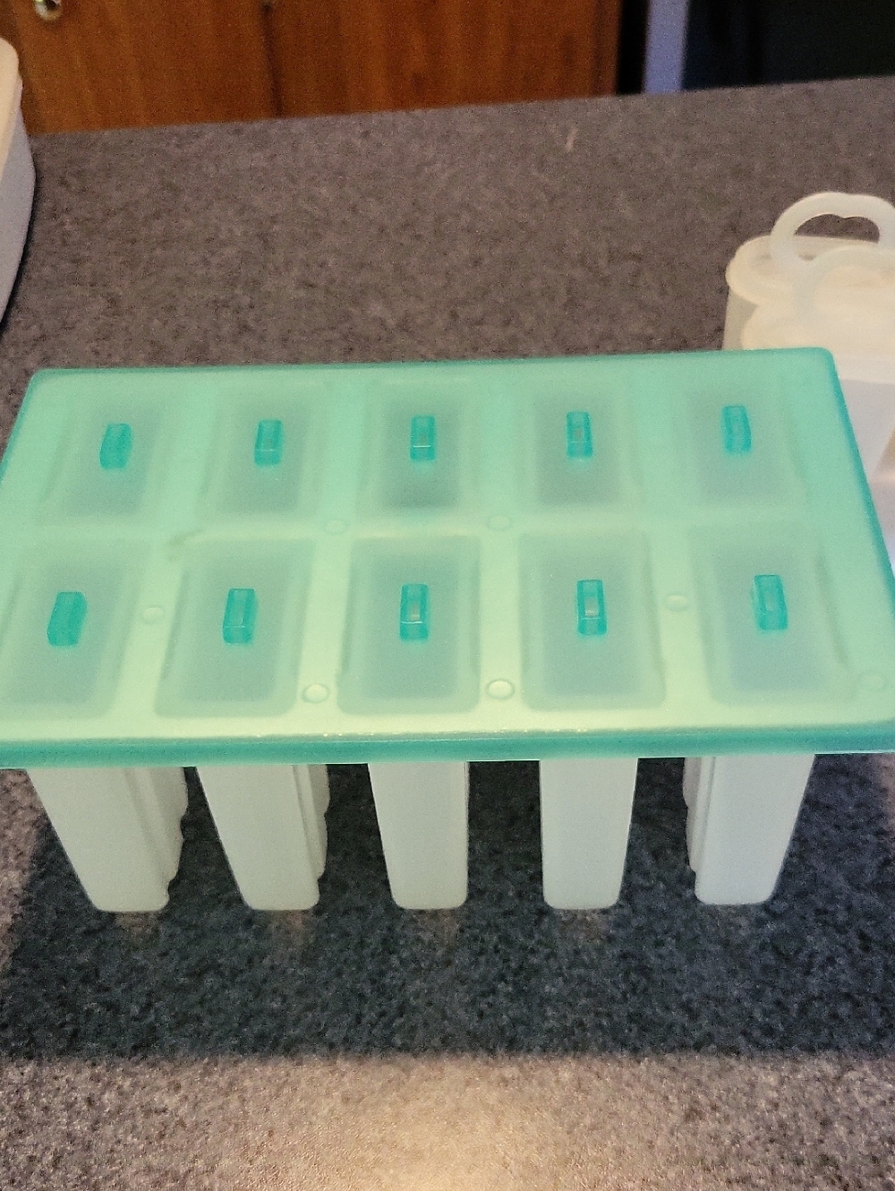 Popsicle Making Containers - Picture 3 of 5